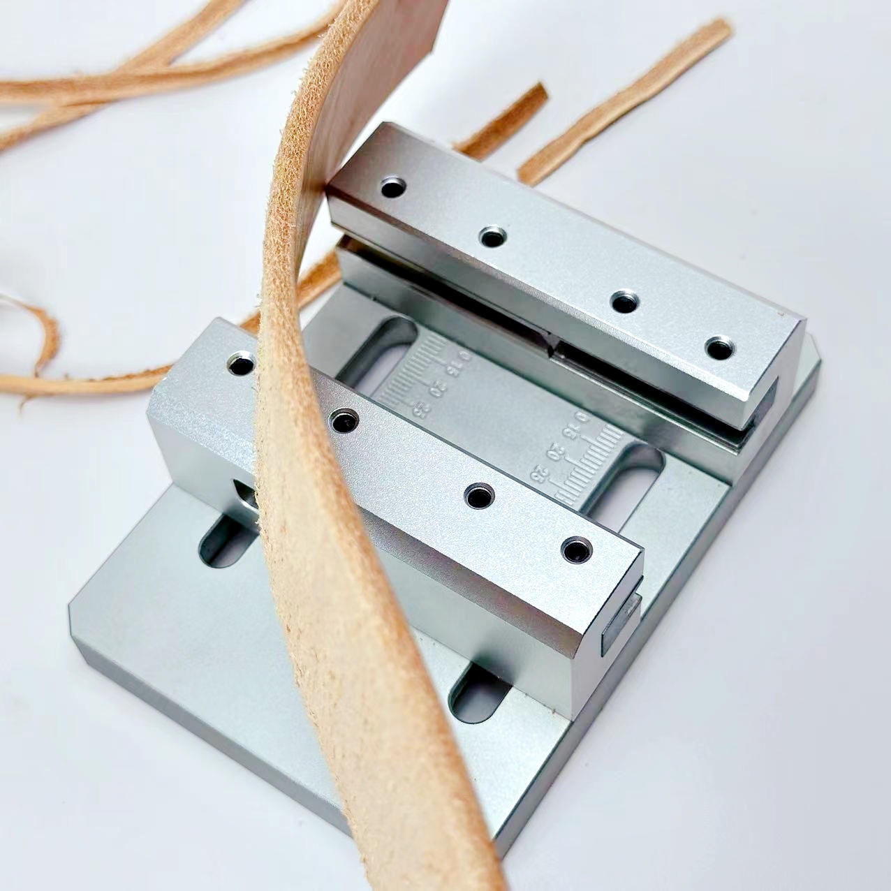 Leatherwork Machine - Maszyna do przycinania krawędzi pasków, półokrągły